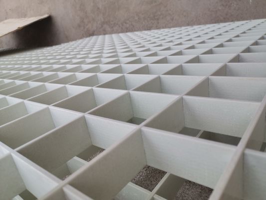 Griglia di soffitto in FRP a superficie liscia Griglia di fibra di vetro Griglia sospesa al soffitto 80mm 100mm Mesh