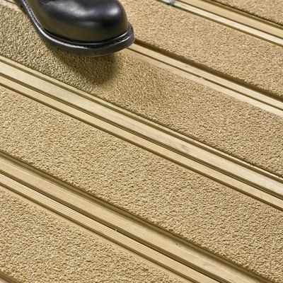 Strisce di fibra di vetro a pultrusione antiscivolo per pavimenti di giardino in legno/scale/rampa di accesso