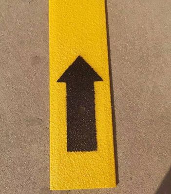 Strisce antiscivolo personalizzabili in fibra di vetro da 50 mm con camfere su entrambi i lati