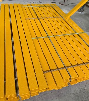 Scala in fibra di vetro non scivolosa/striscia di rivestimento con servizio di taglio e superficie grigliata