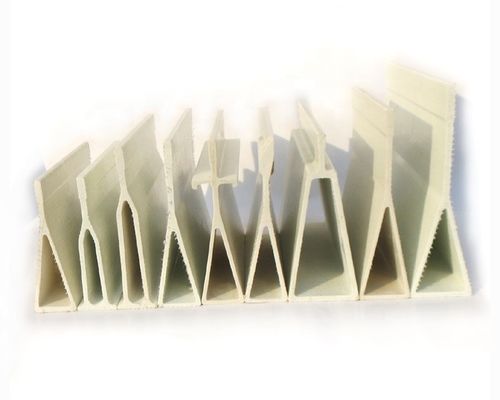 Alte resistenza FRP Pultrusion Triangolo di forma di supporto Profili di trave da 40 mm a 150 mm di altezza