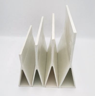 Alte resistenza FRP Pultrusion Triangolo di forma di supporto Profili di trave da 40 mm a 150 mm di altezza