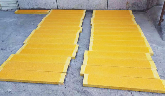 Lunghezza da 1m a 11,6m Scala in fibra di vetro su misura con FRP resistente allo scivolamento