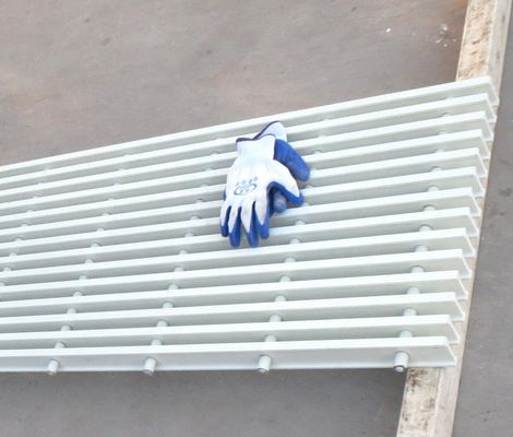 Griglie strutturali in FRP pultrudato robuste e durevoli per esigenze di carico elevato