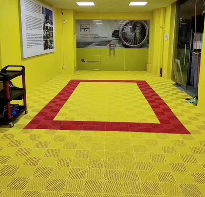 Pavimento di griglia di plastica PP per autolavaggio di 1,8 cm di spessore per piastrelle di pavimento del garage