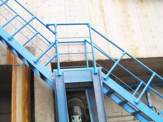 Scale di isolamento delle centrali elettriche Scale di gradino in plastica rinforzata in fibra di vetro con manubrio