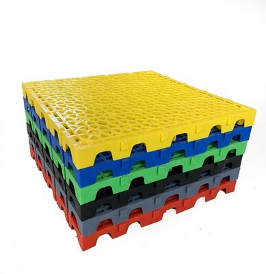 40x40x4.0cm PP Interlocking Mat di plastica per facile lavaggio delle auto e copertura del pavimento del garage