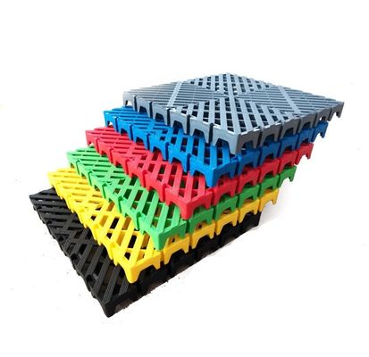 50x50x5.0cm tappetini di pavimento di plastica per garage per laboratorio di lavaggio di automobili stile di design industriale