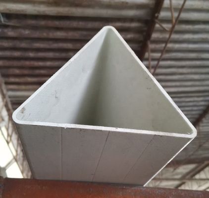 Profili triangolari lisci in FRP da 180 mm Profili triangolari in fibra di vetro Sezione angolare in GFRP