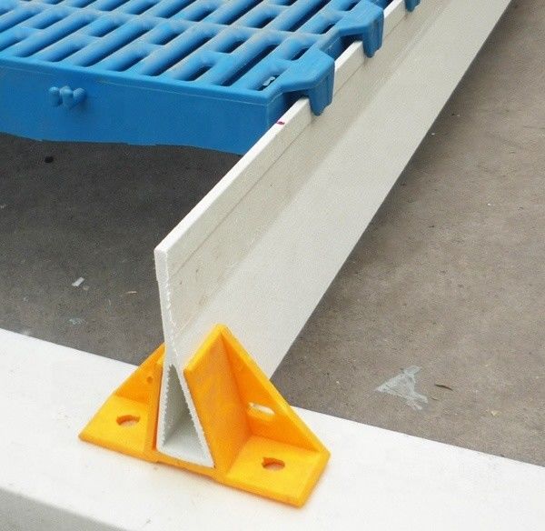 Servizio di taglio di lunghezza da 1 m a 11,6 m Traccia di supporto per pavimenti di alta resistenza di capra in plastica
