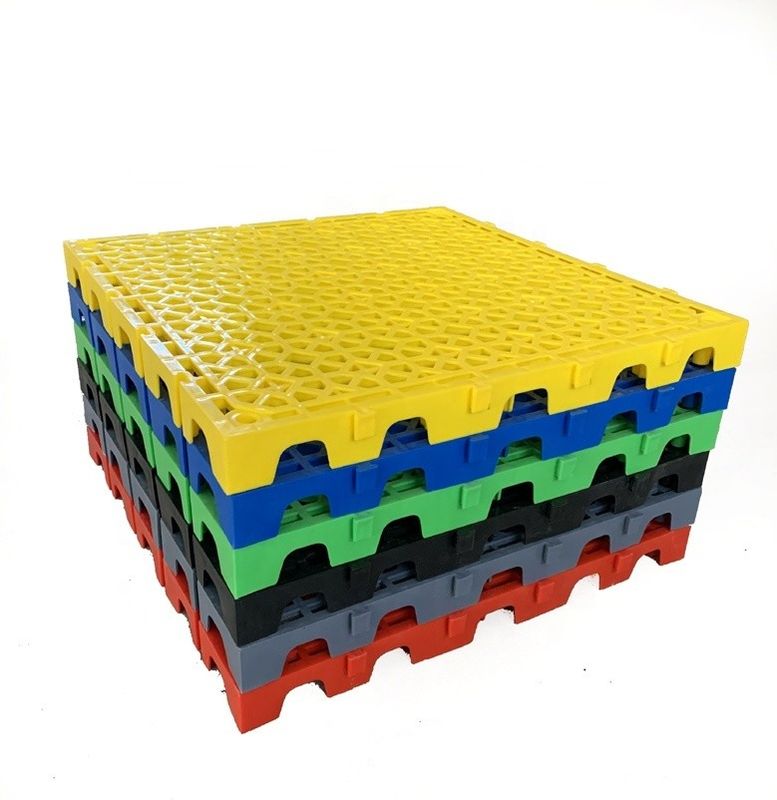 40x40x4.0cm PP Interlocking Mat di plastica per facile lavaggio delle auto e copertura del pavimento del garage