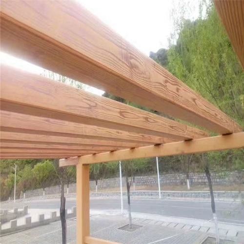 Profili di tubi compositi in fibra di vetro a grano di legno anti-corrosione per la struttura di pergola in FRP